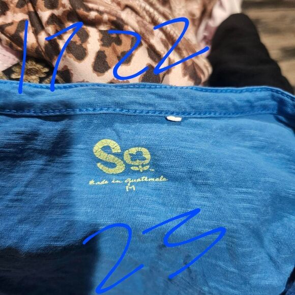 Vintage y2k Blue v neck grunge form fit tee - Picture 5 of 5